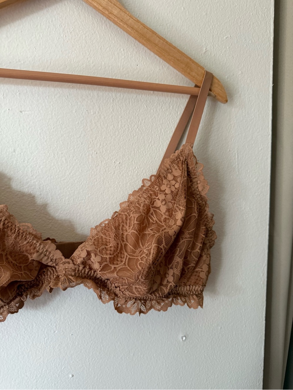 aerie Lace Bralette in Warm Tan - Picture 4 of 6